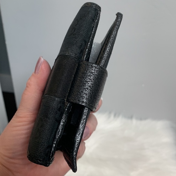 Authentic Gucci compact European style wallet - Picture 3 of 16